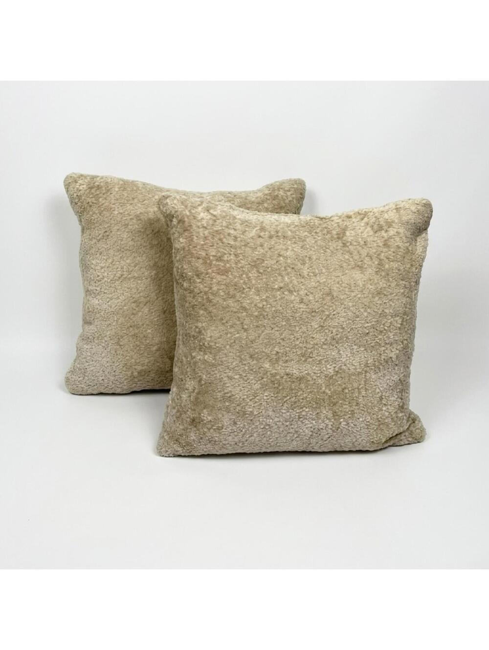 Beige Knit Decorative Pillow (22in x 22in)